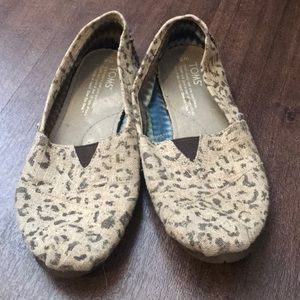 TOMS shoes